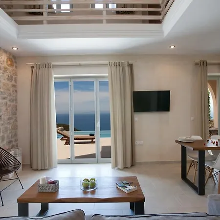 فيلة Ionian Horizon